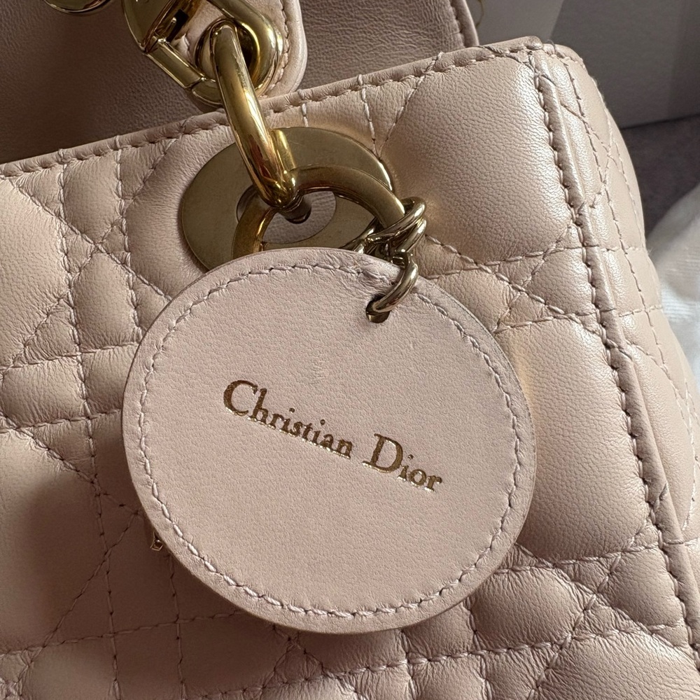 Small Lady Dior My ABC Dior Bag
Pale Pink Cannage Lambskin - Picture 5 of 16